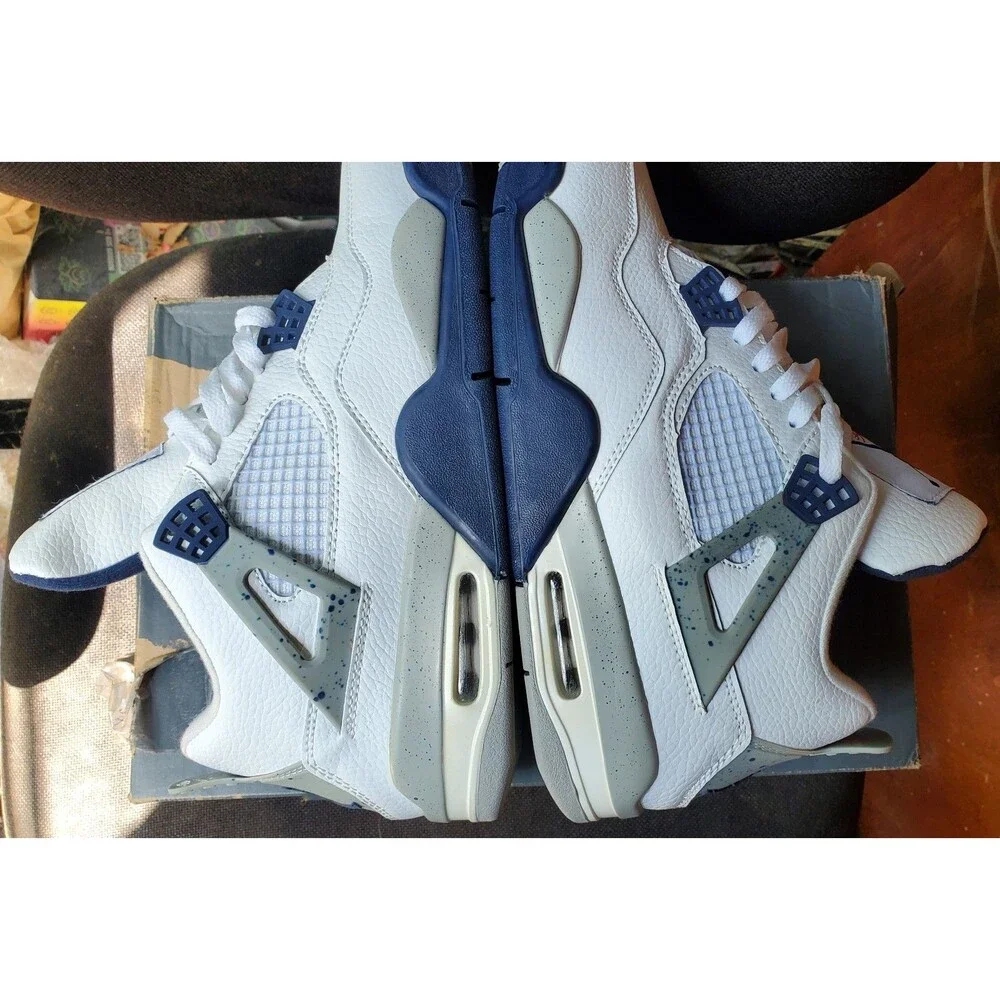 Jordan 4 Retro Midnight Navy. Size 10